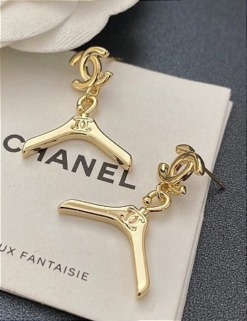 Brinco Chanel