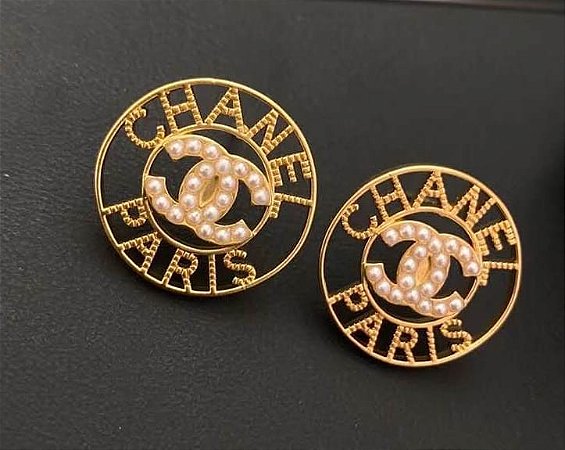 Brinco Chanel