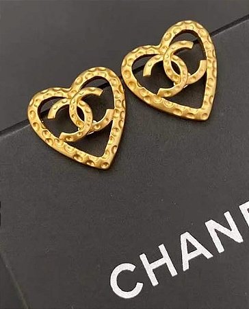 Brinco Chanel