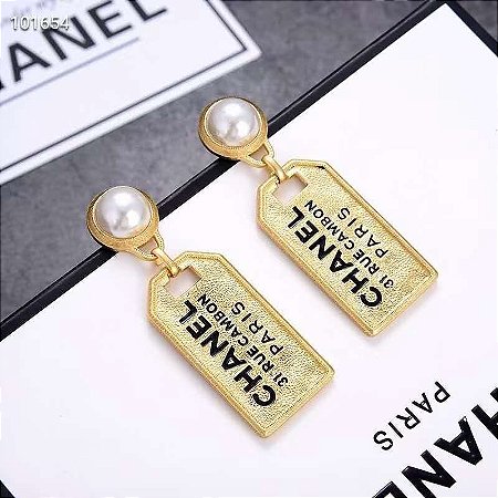 Brinco Chanel