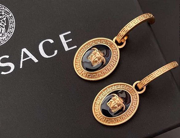 Brinco Versace