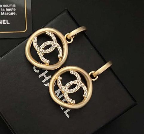 Brinco Chanel