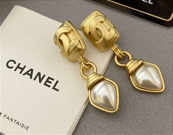 Brinco Chanel