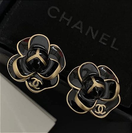 Brinco Chanel