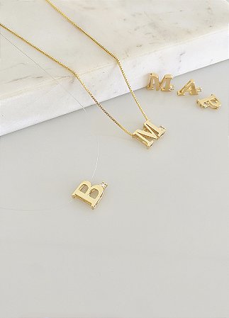 Colar nylon com letra em semijoia