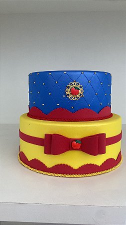 BOLO FAKE BRANCA DE NEVE