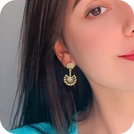 Brinco Médio em Alta Fusão com Detalhes em Zircônias - Banhado a Ouro 18k