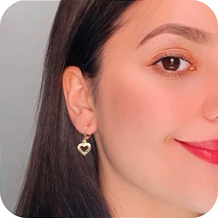 Brinco Argolinha de Click com Pingente de Coração Vazado - Banhado a Ouro 18k