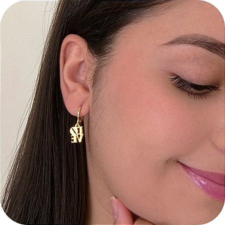 Brinco Argolinha de Click com Pingente Love - Banhado a Ouro 18k