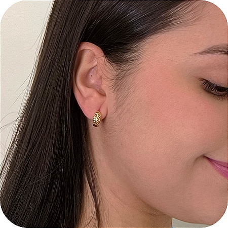 Brinco Argolinha de Click P Formato Folha - Banhado a Ouro 18k