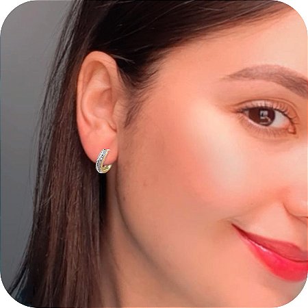 Brinco Argolinha de Click Cravejada com Microzircônias - Banhado a Ouro 18k