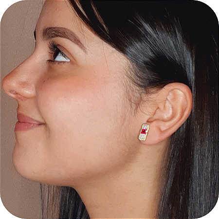 Brinco Multicolor P de Zircônias - Banhado a Ouro 18k
