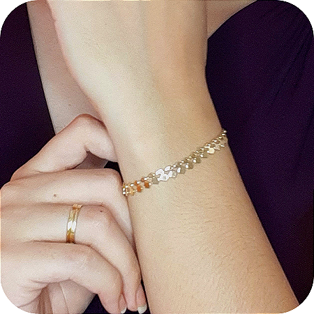 Pulseira com Chapinhas de Mini Corações - Banhada a Ouro 18k