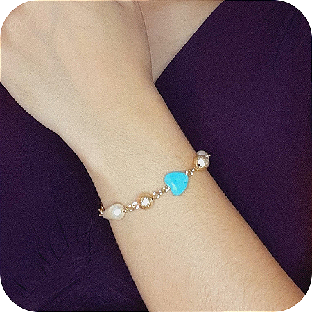 Pulseira com Gotas Peroladas, Bolinhas Foscas e Coração Azul - Banhada a Ouro 18k