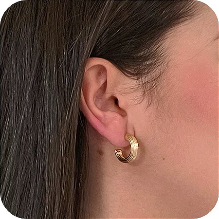 Brinco de Argola P com Riscos 3D - Banhado a Ouro 18k