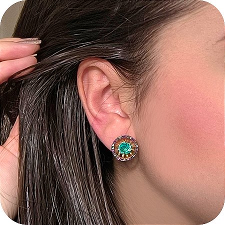 Brinco com Cristal de Turmalina Verde Cravejado de Microzircônias Coloridas - Banhado a Ouro 18k