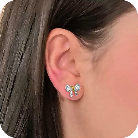 Brinco de Lacinho Cravejado em Microzircônias - Banhado a Ouro 18k