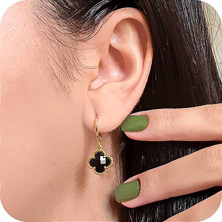 Brinco Argolinha de Click Trevo Preto de Zircônia Ônix - Banhado a Ouro 18k