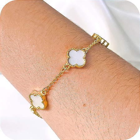 Pulseira com Trevos em Madrepérola 4 Propósitos - Banhada a Ouro 18k