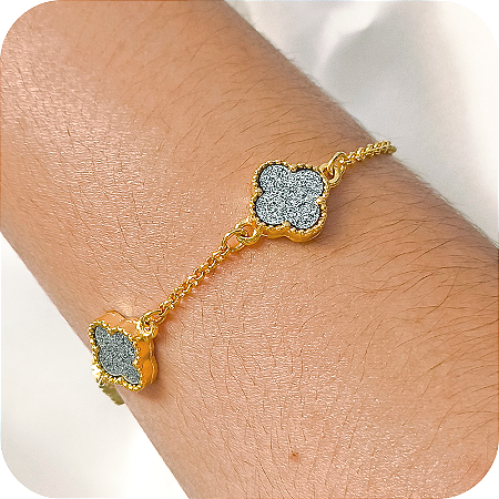 Pulseira com Trevos com Glitter Prata 4 Propósitos - Banhada a Ouro 18k