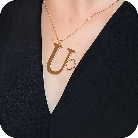 Colar de Letra U com Trevo - Design Próprio - Banhado a Ouro 18k