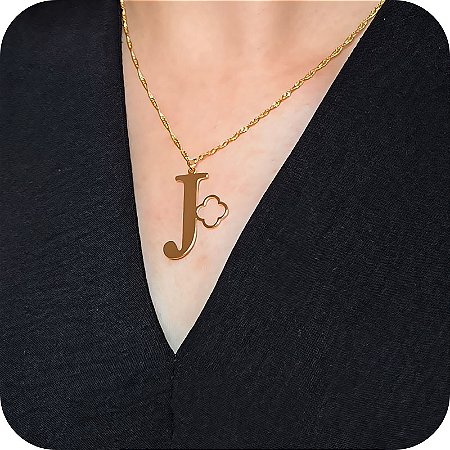 Colar de Letra J com Trevo - Design Próprio - Banhado a Ouro 18k