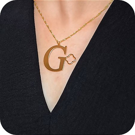 Colar de Letra G com Trevo - Design Próprio - Banhado a Ouro 18k