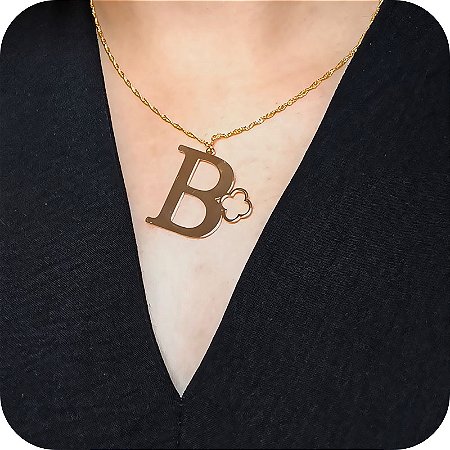 Colar de Letra B com Trevo - Design Próprio - Banhado a Ouro 18k