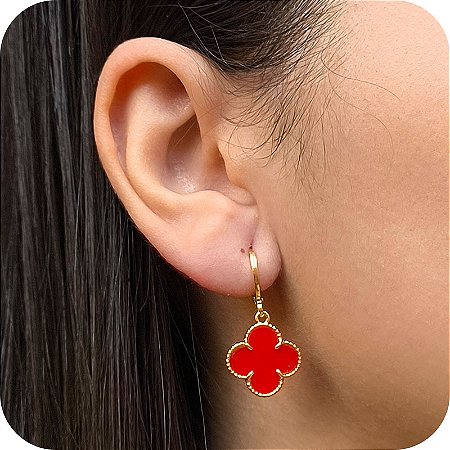 Brinco Argolinha de Click com Trevo Vermelho - Banhado a Ouro 18k