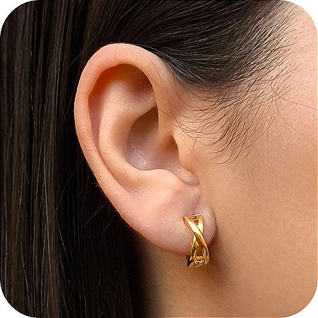 Brinco Argolinha de Click Entrelaçada - Banhado a Ouro 18k