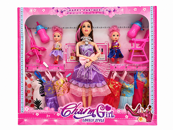 BONECA COM ACESSÓRIOS
