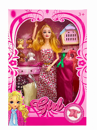 BONECA COM ACESSÓRIOS
