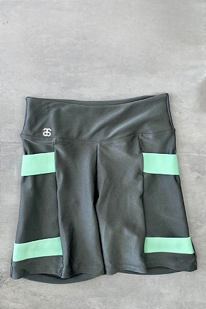 Short Ftiness com Bolso e Elastico nas Laterais