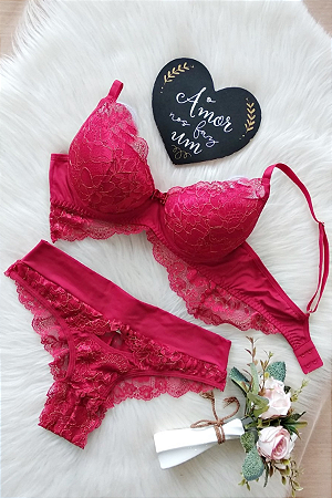 Conjunto Lingerie com Calcinha Rendada Detalhe Frontal Aberto