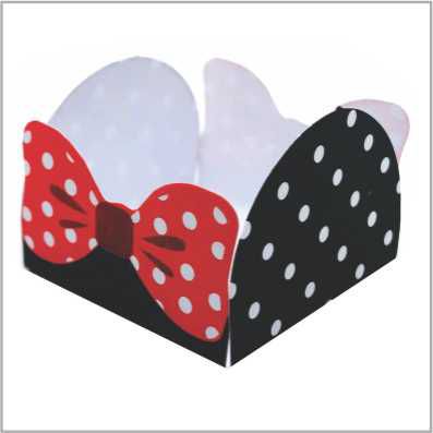 50 FORMINHAS TEMA LAÇO VERMELHO PARA DOCES 4 PÉTALAS 3,3X3,3X2,2  32.3 (NC TOYS SIMPLES)