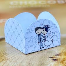 50 FORMINHAS PARA DOCES TEMA NOIVINHOS 4 PÉTALAS 3,3X3,3X2,2 47.3 (NC TOYS SIMPLES)