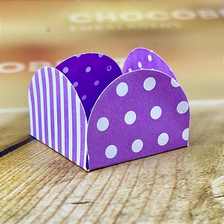 50 Forminhas Listras Poá Lilás/Branco Para Doces 4 Pétalas 3,3X3,3X2,2 10.44 (Nc Toys Simples)