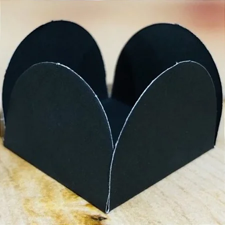 50 Forminhas Preto Para Doces 4 Pétalas G 4X4X2.7 ( 55.2 ) Nc Toys G