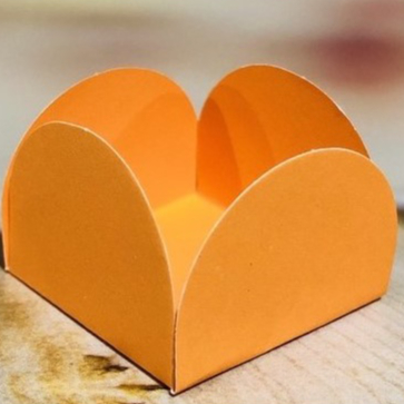 50 Forminhas Laranja Para Doces 4 Pétalas Mini 3X3X2 cm 70.13 (Nc Toys)