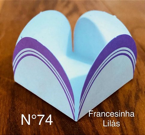 50 Forminhas Para Doces Francesinha Lilás 4 Pétalas 10.68  Nc Toys Simples