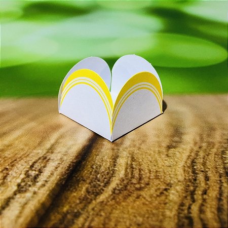 50 Forminhas Para Doces Francesinha Amarelo 4 Pétalas  10.69  (Nc Toys Simples)