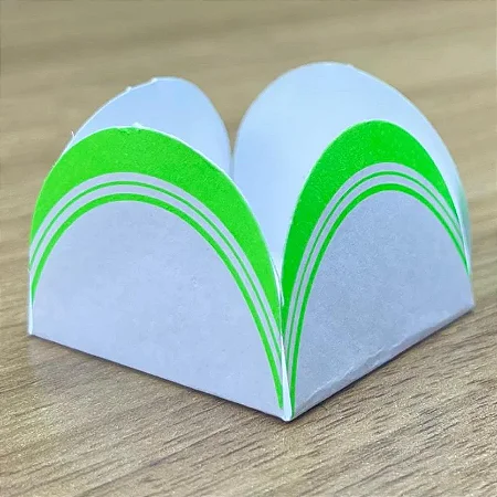 50 Forminhas Para Doces Francesinha Verde Limão 4 Pétalas 10.74 Nc Toys Simples