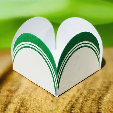 50 Forminhas Para Doces Francesinha Verde 4 Pétalas 10.75 Nc Toys Simples