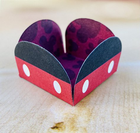 50 Forminhas para doces 4 Pétalas Temática Mickey -  (Happy Festas)