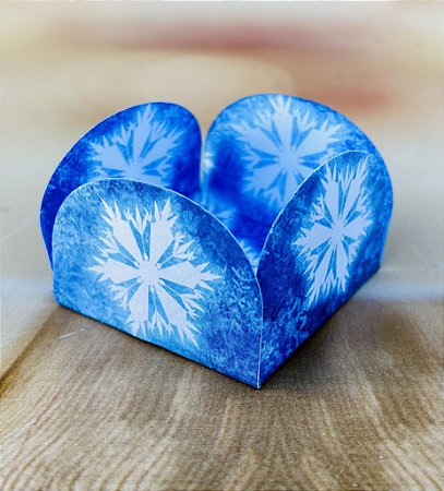 50 Forminhas para doces 4 Pétalas Temática Gelo -  (Happy Festas)