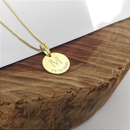 Colar Personalizado Medalha letra e data.