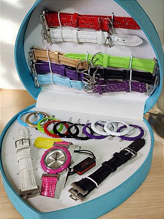 RELOGIO FEMININO KIT RELOGIO DE PULSO EM COURINO GDE BCKTG0011 C/ 11 PULSEIRAS