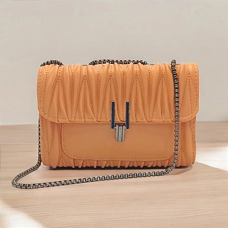Bolsa Baú Em Matelassê Estruturada Alça Transversal De Corrente U / laranja  BCB266