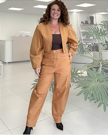CALÇA BARREL CARAMELO