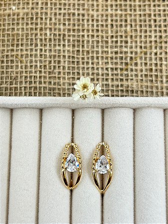 BRINCO EAR HOOK OLHOS BANHADO A OURO